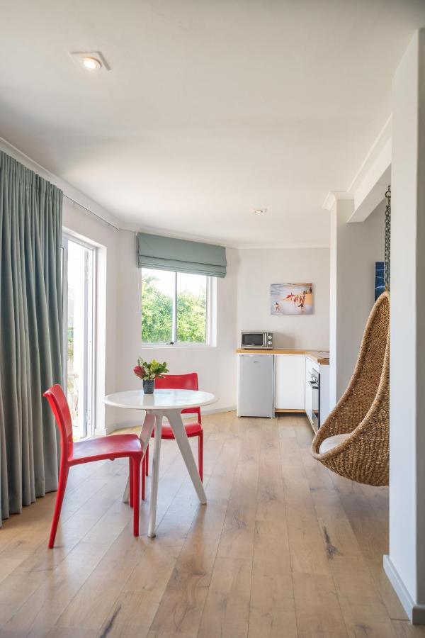 Ocean12 Guesthouse Sunset Beach Cape Town Exterior foto