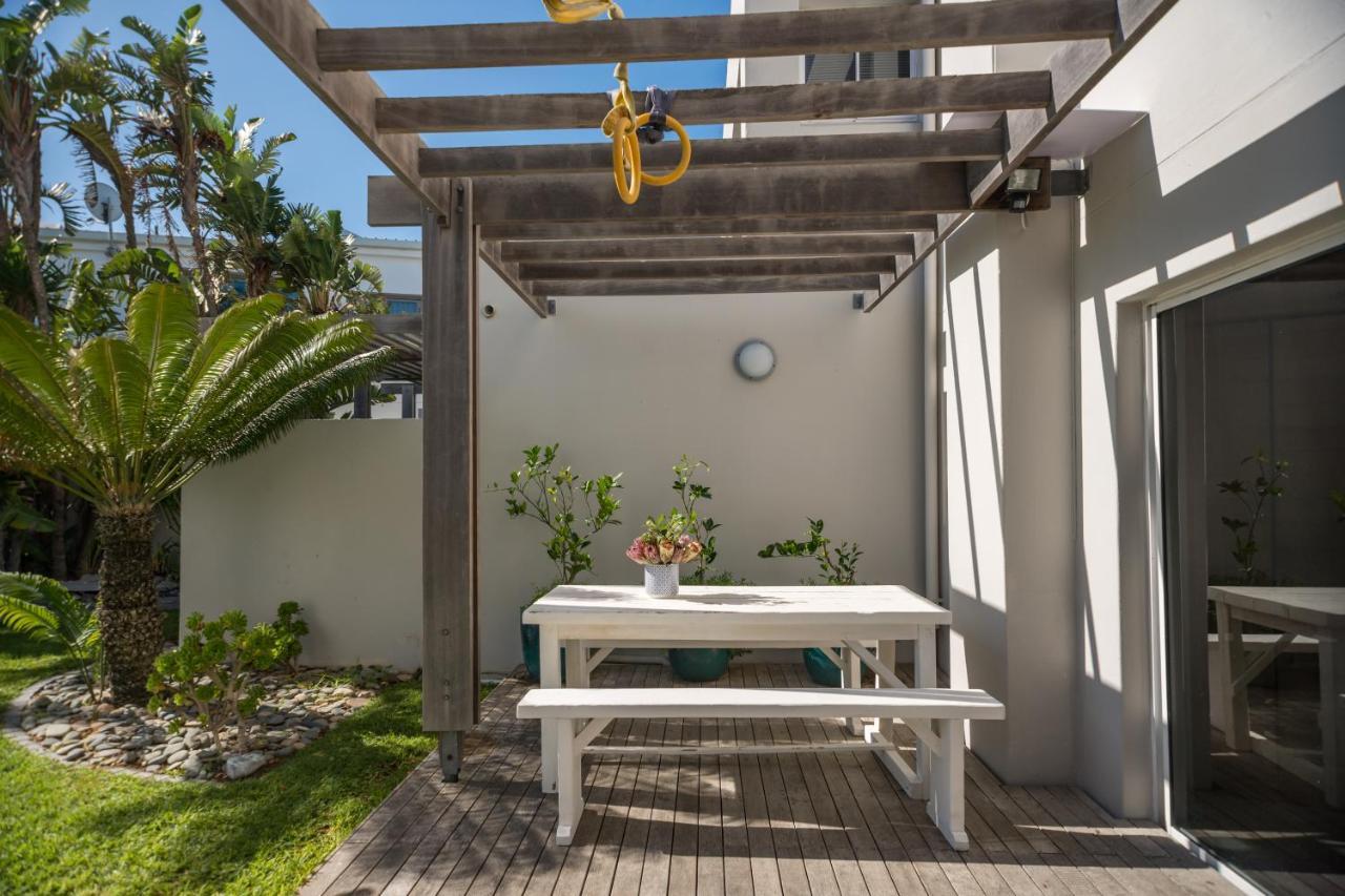Ocean12 Guesthouse Sunset Beach Cape Town Exterior foto