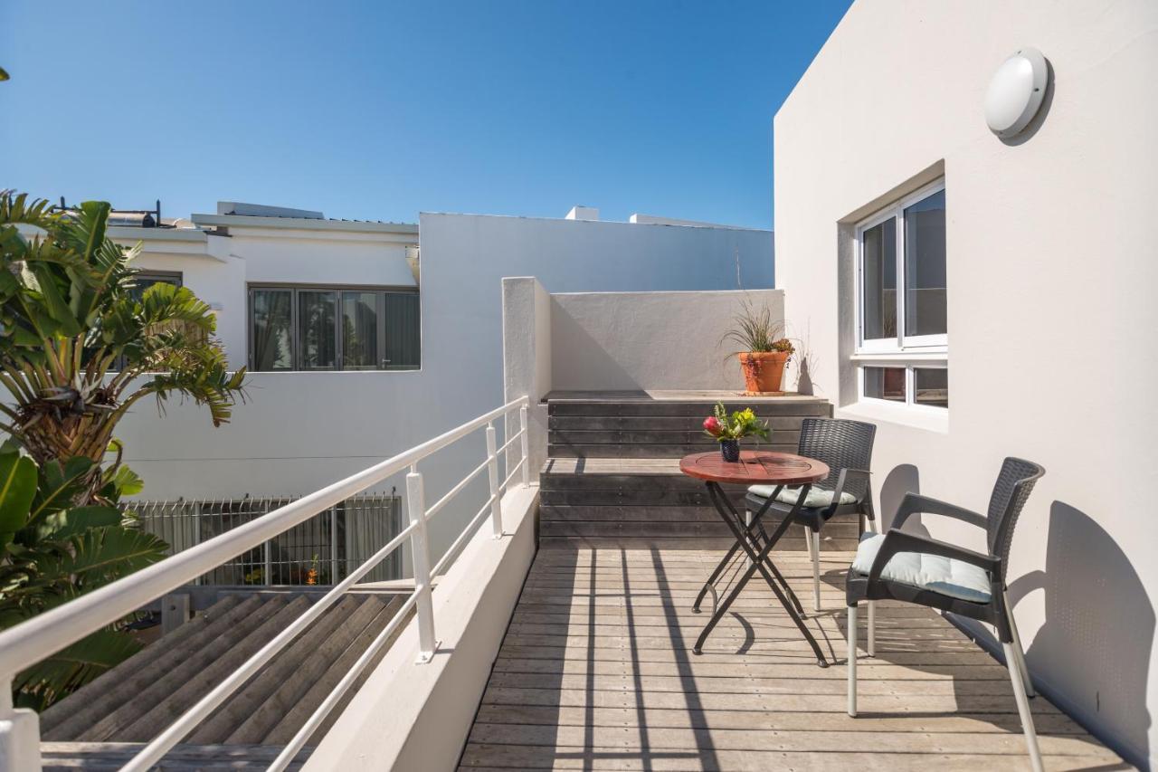 Ocean12 Guesthouse Sunset Beach Cape Town Exterior foto