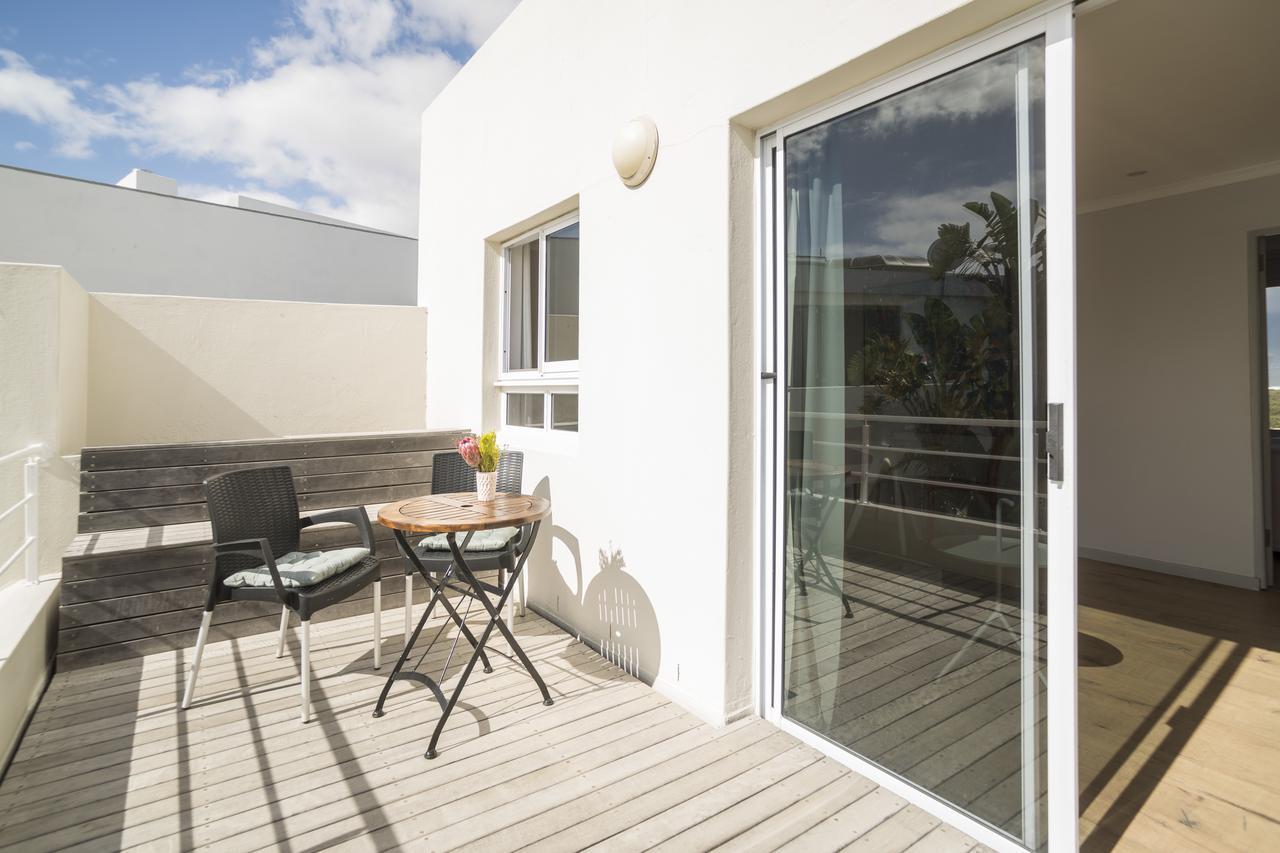 Ocean12 Guesthouse Sunset Beach Cape Town Exterior foto